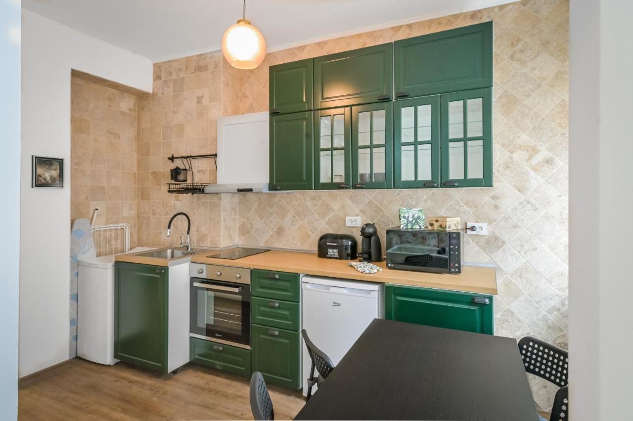 Floral Studio Retreat In Sofia City Center By Flat Mаnager Exteriör bild